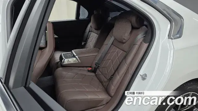 BMW 7 Series 2023 — Photo 35/35