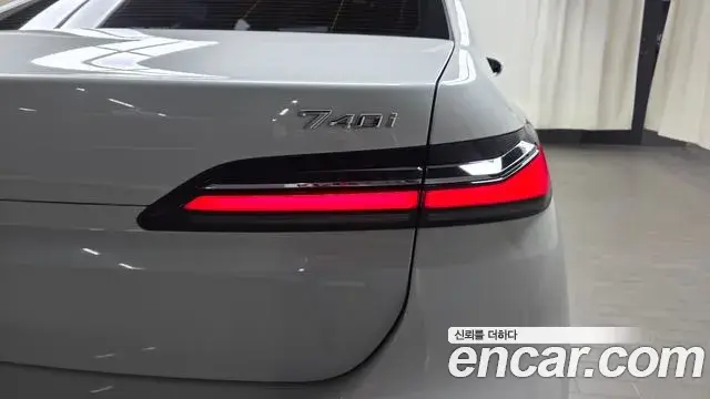 BMW 7 Series 2023 — Photo 14/35