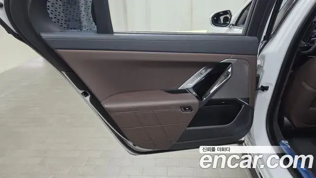 BMW 7 Series 2023 — Photo 2/35