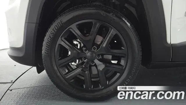 Jeep Renegade 2023 — Photo 13/34
