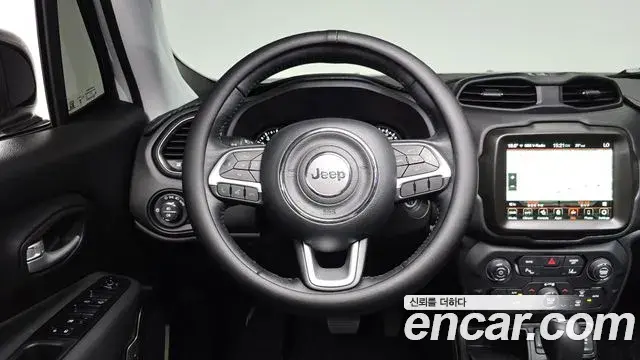 Jeep Renegade 2023 — Photo 12/34