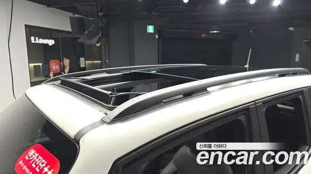 Jeep Renegade 2023 — Photo 28/34