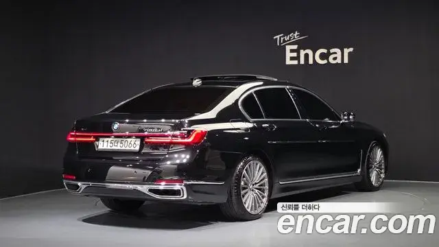 BMW 7 Series 2019 — ფოტო 34/37
