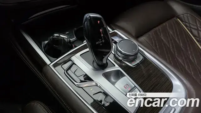 BMW 7 Series 2019 — ფოტო 10/37