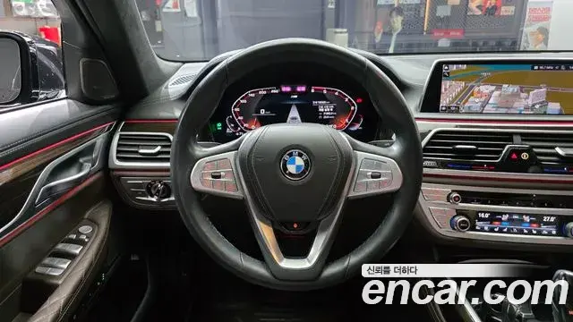 BMW 7 Series 2019 — ფოტო 25/37