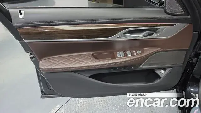 BMW 7 Series 2019 — ფოტო 19/37