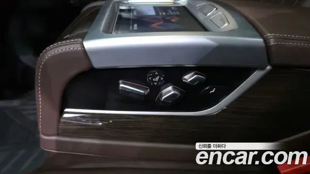 BMW 7 Series 2019 — ფოტო 20/37