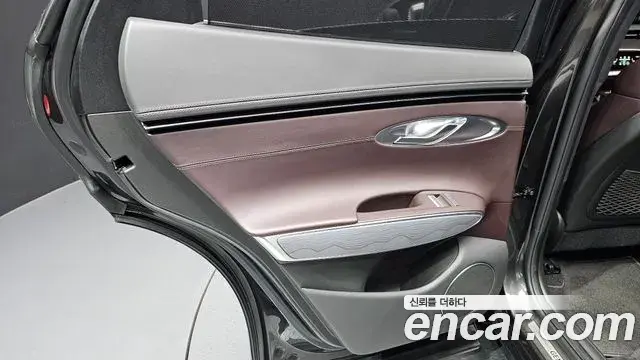 Genesis GV70 2023 — Şəkil 34/34
