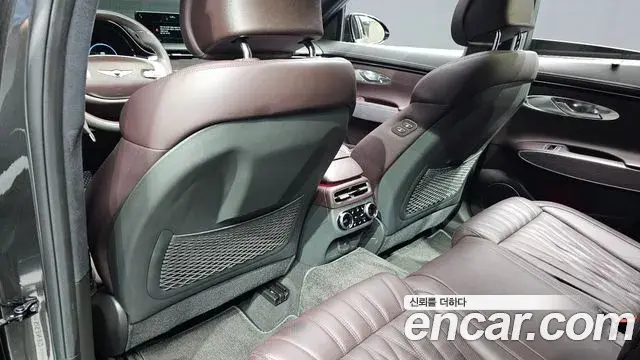 Genesis GV70 2023 — Şəkil 29/34