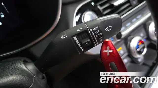 Genesis G70 2019 — Photo 2/30