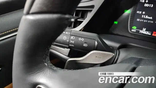 Lexus ES300h 2023 — Şəkil 10/31