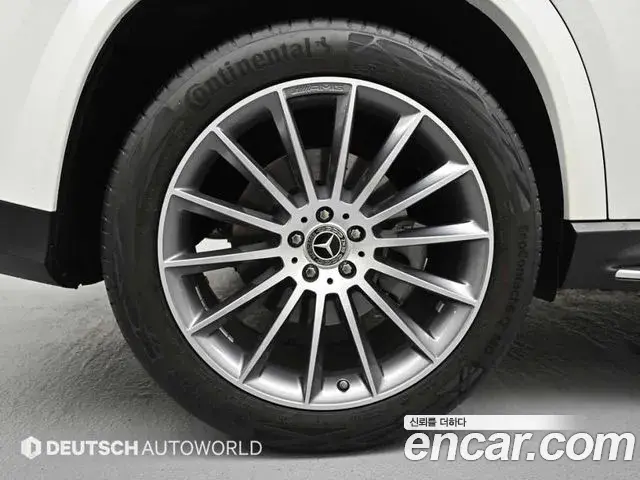 Mercedes-Benz GLE-Class 2025 — Photo 13/20