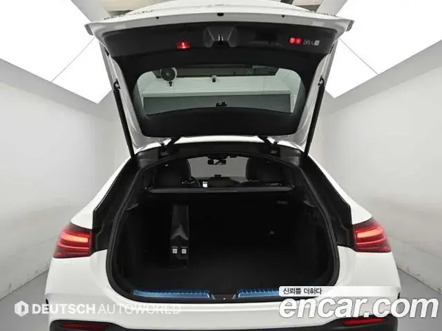Mercedes-Benz GLE-Class 2025 — Photo 11/20