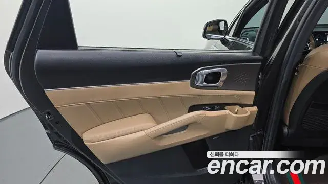 Kia Sorento 2024 — ფოტო 17/33