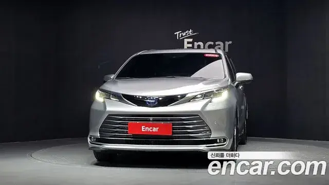 Toyota Sienna 2022 — Photo 7/34