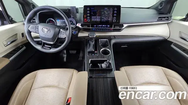 Toyota Sienna 2022 — Photo 28/34