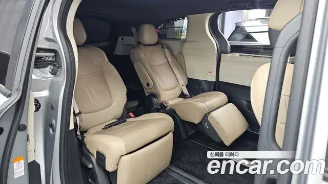 Toyota Sienna 2022 — Photo 23/34
