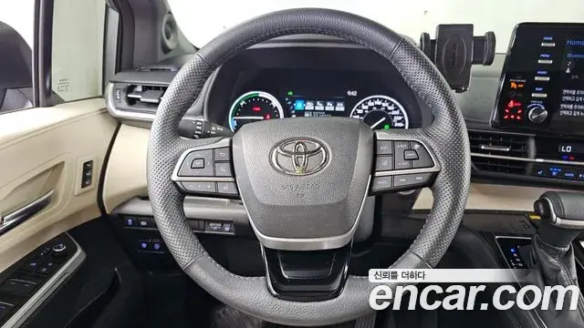 Toyota Sienna 2022 — Photo 3/34