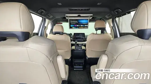 Toyota Sienna 2022 — Photo 13/34