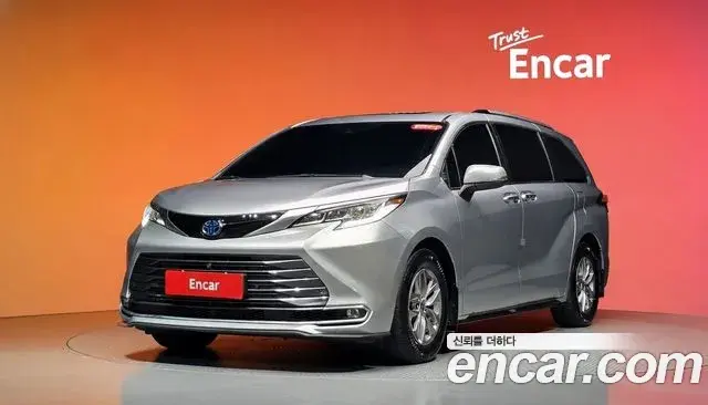 Toyota Sienna 2022 — Photo 26/34