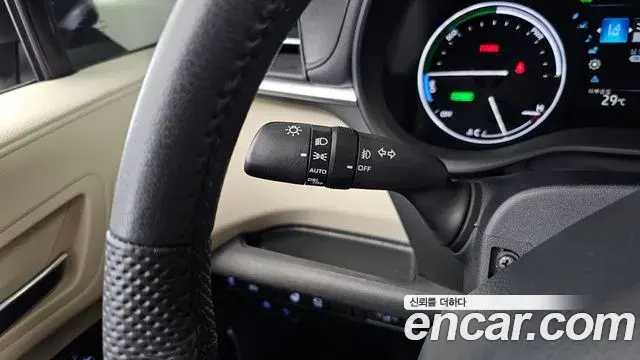 Toyota Sienna 2022 — Photo 8/34
