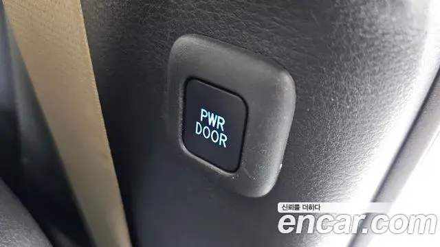 Toyota Sienna 2022 — Photo 1/34
