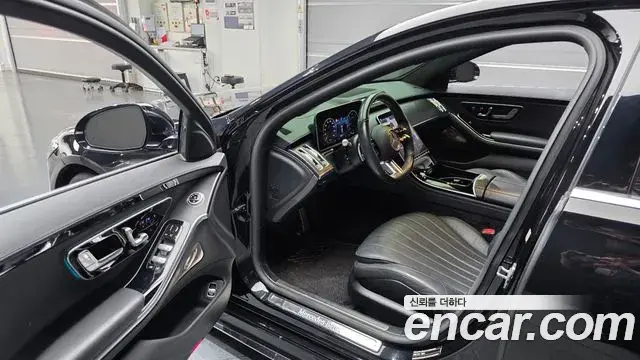 Mercedes-Benz S-Class 2022 — Photo 17/38