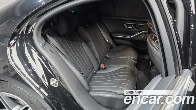 Mercedes-Benz S-Class 2022 — Photo 33/38