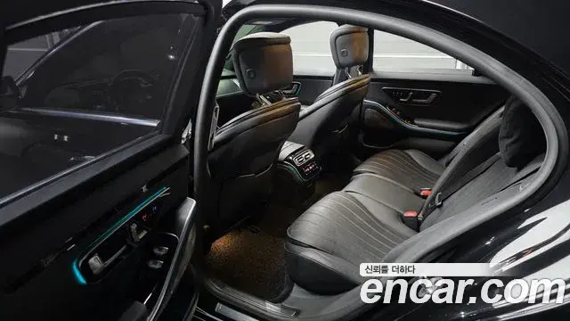 Mercedes-Benz S-Class 2022 — Photo 22/38