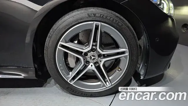 Mercedes-Benz S-Class 2022 — Photo 30/38