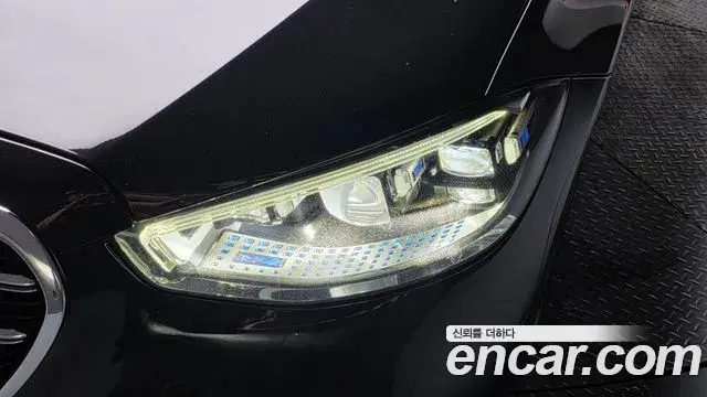 Mercedes-Benz S-Class 2022 — Photo 37/38