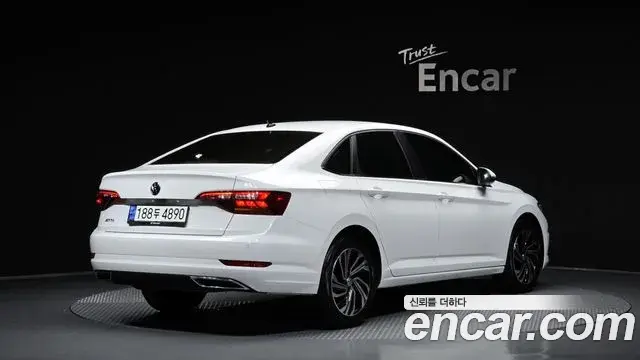 Volkswagen Jetta 2020 — Фото 2/20