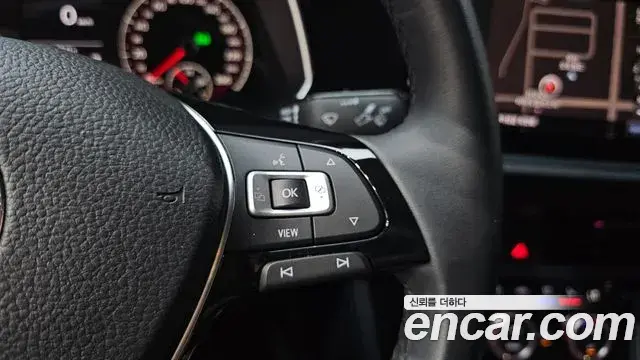 Volkswagen Jetta 2020 — ფოტო 7/31