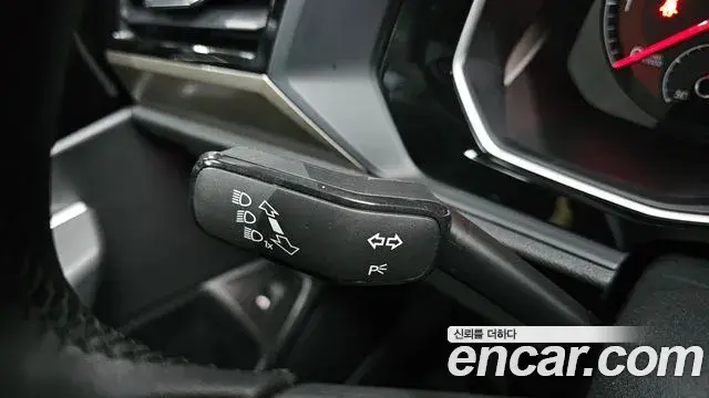 Volkswagen Jetta 2020 — ფოტო 11/31