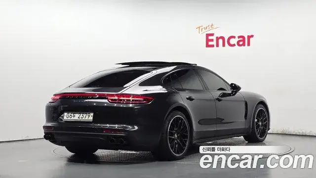 Porsche Panamera 2018 — Şəkil 22/35
