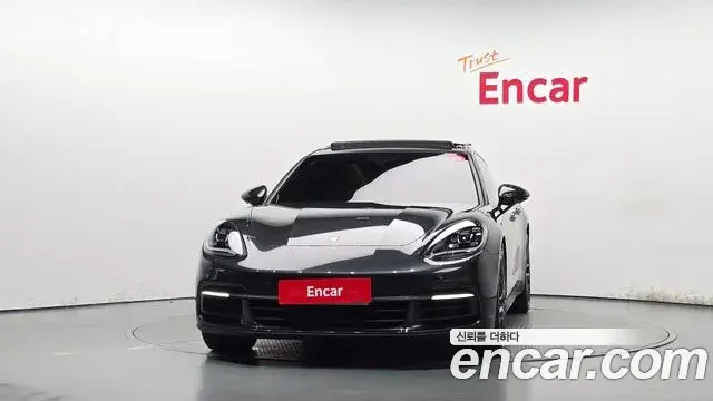 Porsche Panamera 2018 — Şəkil 24/35