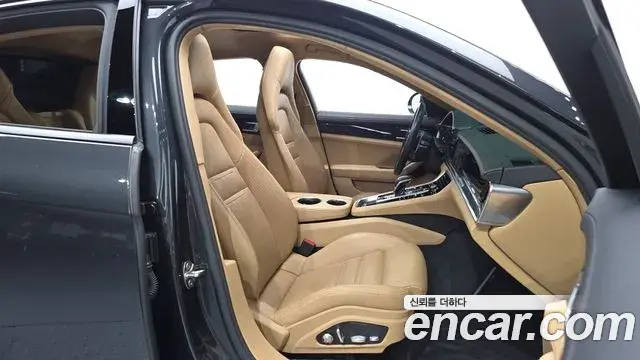 Porsche Panamera 2018 — Şəkil 20/35