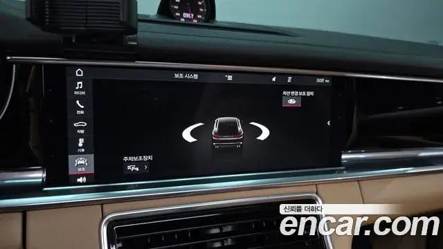 Porsche Panamera 2018 — Şəkil 18/35