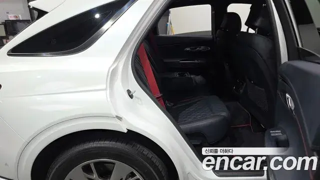 Genesis GV70 2021 — ფოტო 7/20