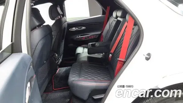 Genesis GV70 2021 — ფოტო 8/20