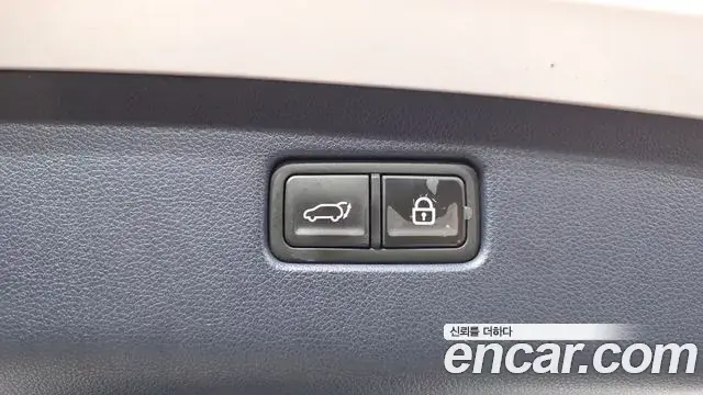Genesis GV70 2021 — ფოტო 14/20