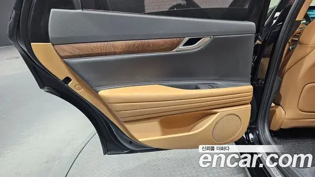 Genesis G80 2023 — ფოტო 22/31
