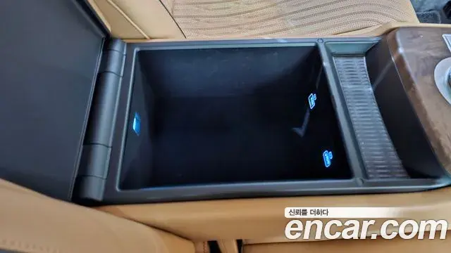 Genesis G80 2023 — ფოტო 30/31
