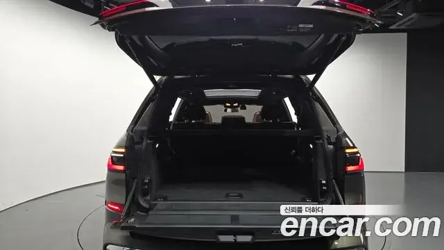 BMW X7 2026 — Şəkil 28/36