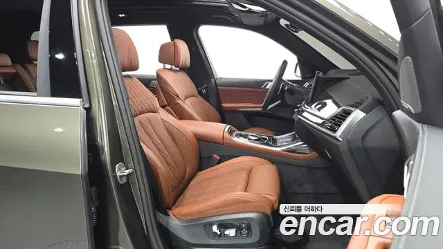 BMW X7 2026 — Şəkil 8/36