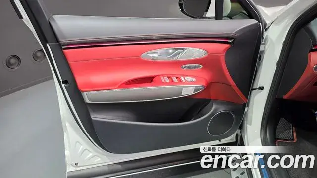 Genesis GV70 2024 — ფოტო 19/30