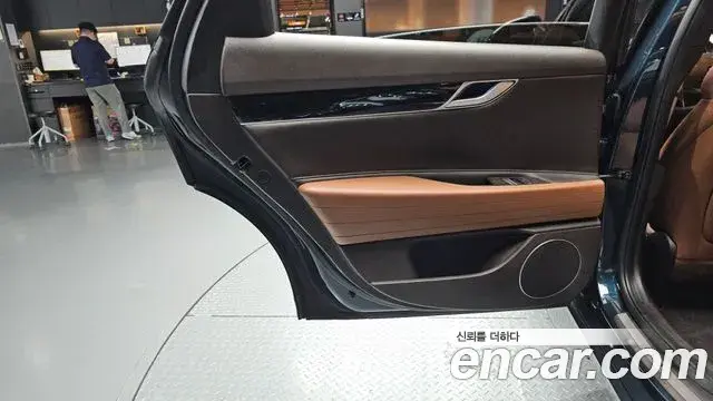 Genesis G80 2023 — Şəkil 31/32