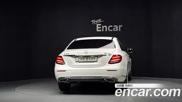 Mercedes-Benz E-Class 2018 — Фото 4/20