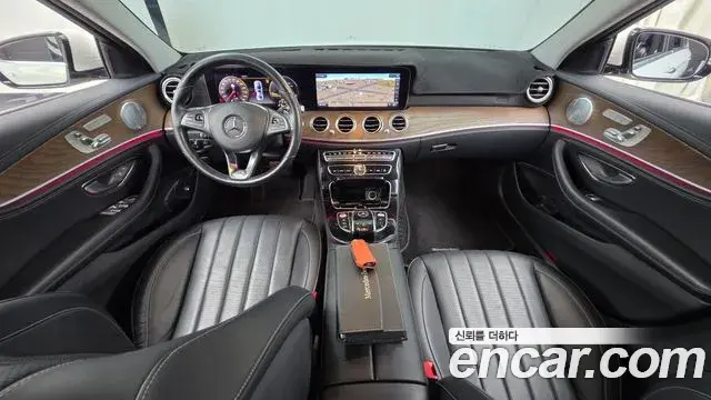 Mercedes-Benz E-Class 2018 — Фото 7/20