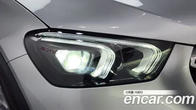 Mercedes-Benz GLE-Class 2021 — Şəkil 19/36